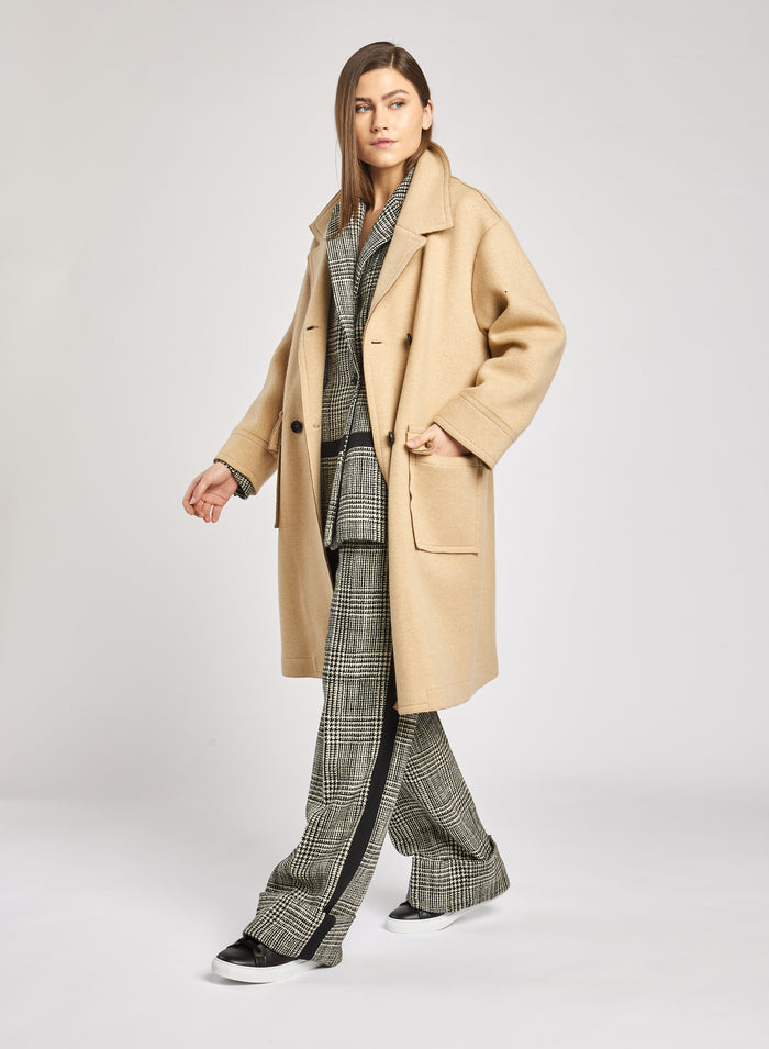 COAT IN BLENDED CASHMERE