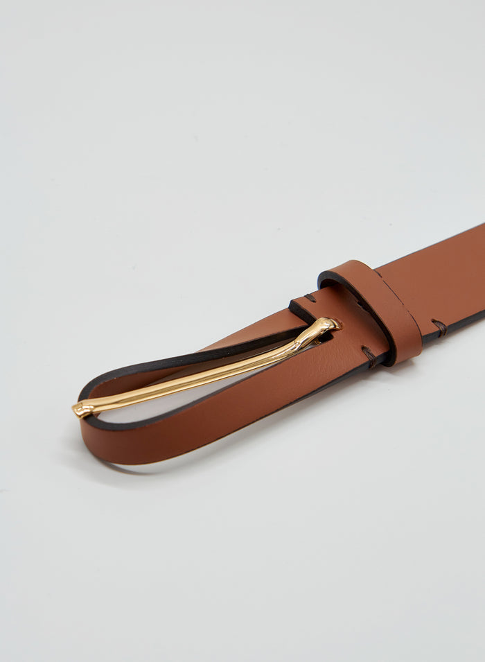 LEATHER BELT WITH LOOP CLOSURE