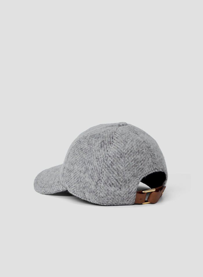 CAPPELLINO DA BASEBALL IN RESCA DI LANA E ALPACA