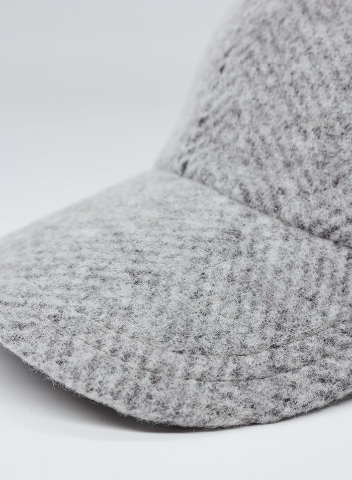 CAPPELLINO DA BASEBALL IN RESCA DI LANA E ALPACA