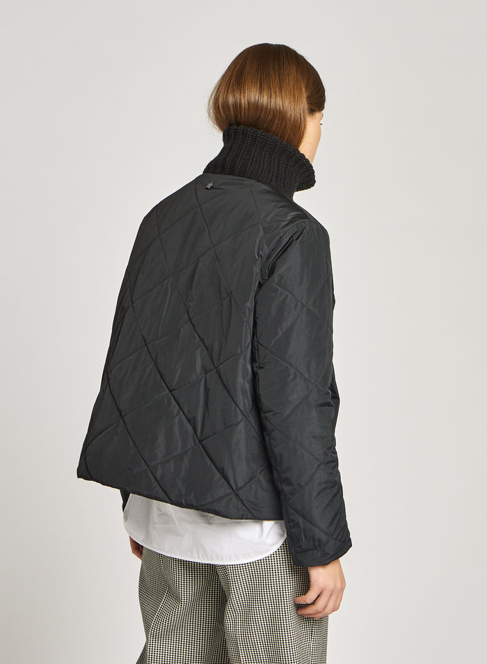 PADDED NYLON CLOUSON
