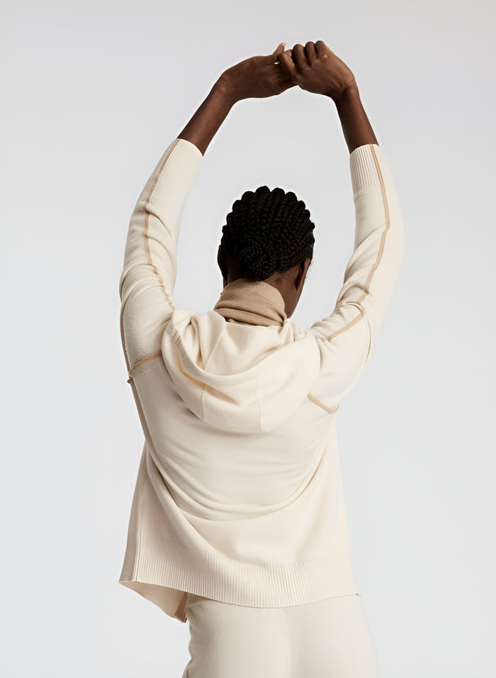 FELPA IN LANA, SETA E CASHMERE CON CAPPUCCIO