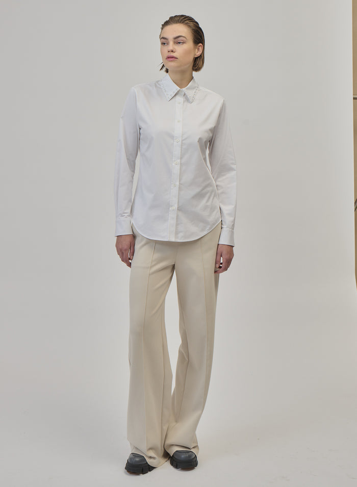 CAMICIA CLASSICA IN POPELINE CON BORCHIE A STELLA