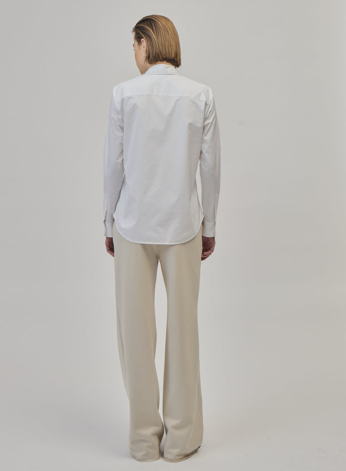 CAMICIA CLASSICA IN POPELINE CON BORCHIE A STELLA