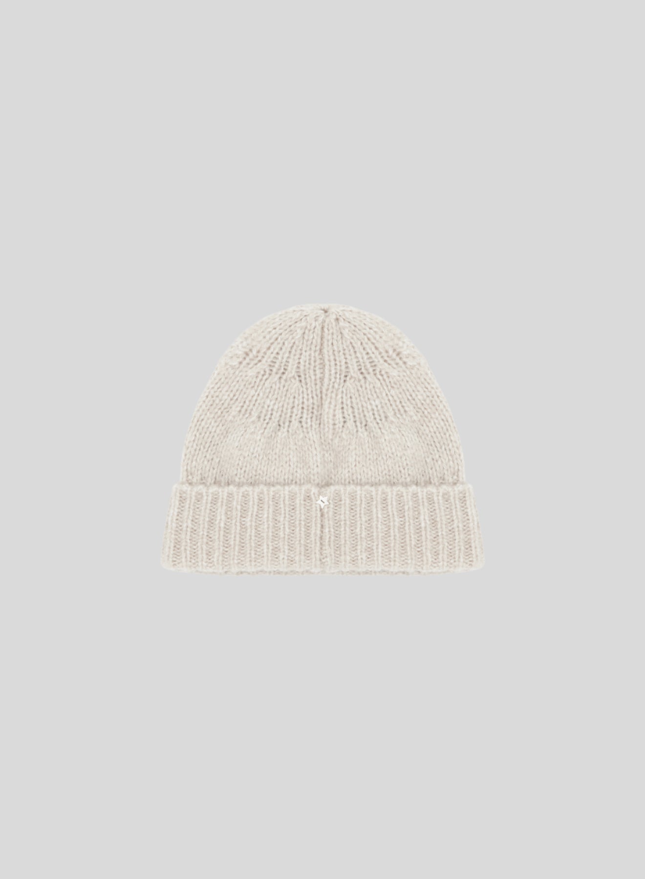 BERRETTO IN CASHMERE E SETA CON TRECCIA SCOLPITA
