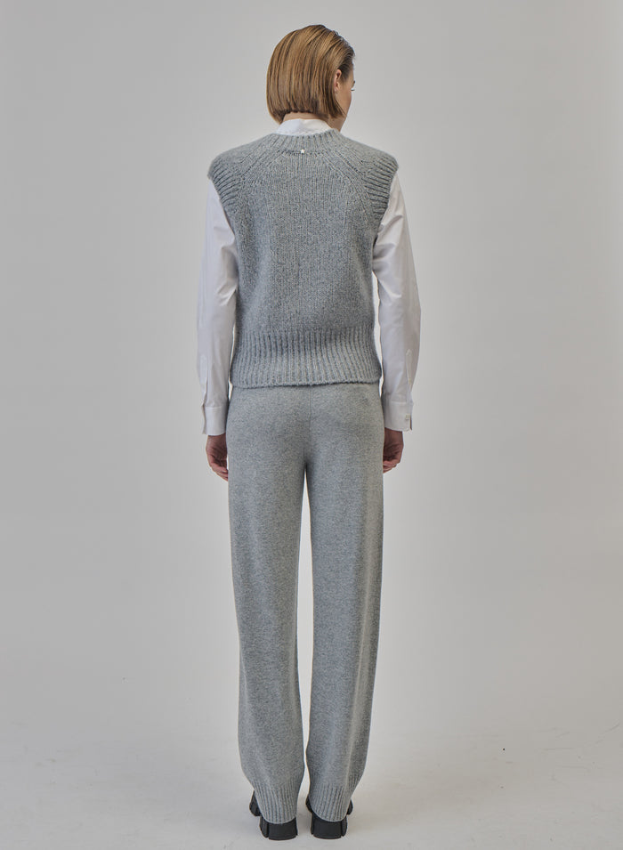 GILET IN CASHMERE E SETA CON TRECCIA SCOLPITA