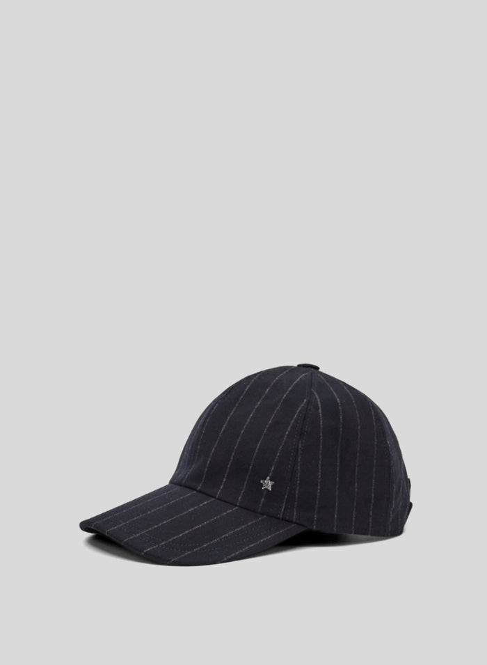 CAPPELLINO DA BASEBALL IN LANA GESSATA