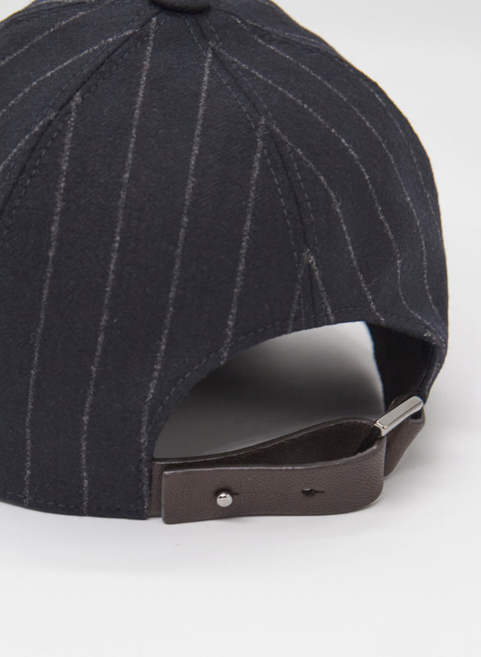 CAPPELLINO DA BASEBALL IN LANA GESSATA