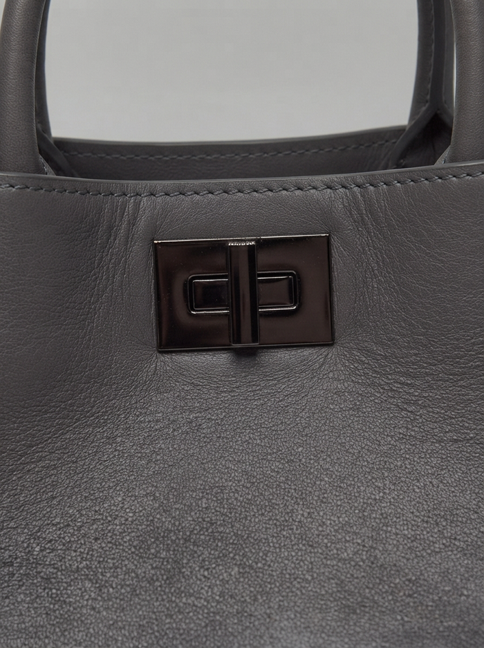 LARGE ICONIC LEATHER SHOULDER BAG