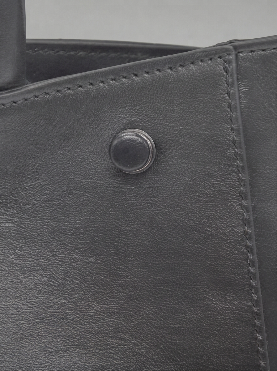 LARGE ICONIC LEATHER SHOULDER BAG