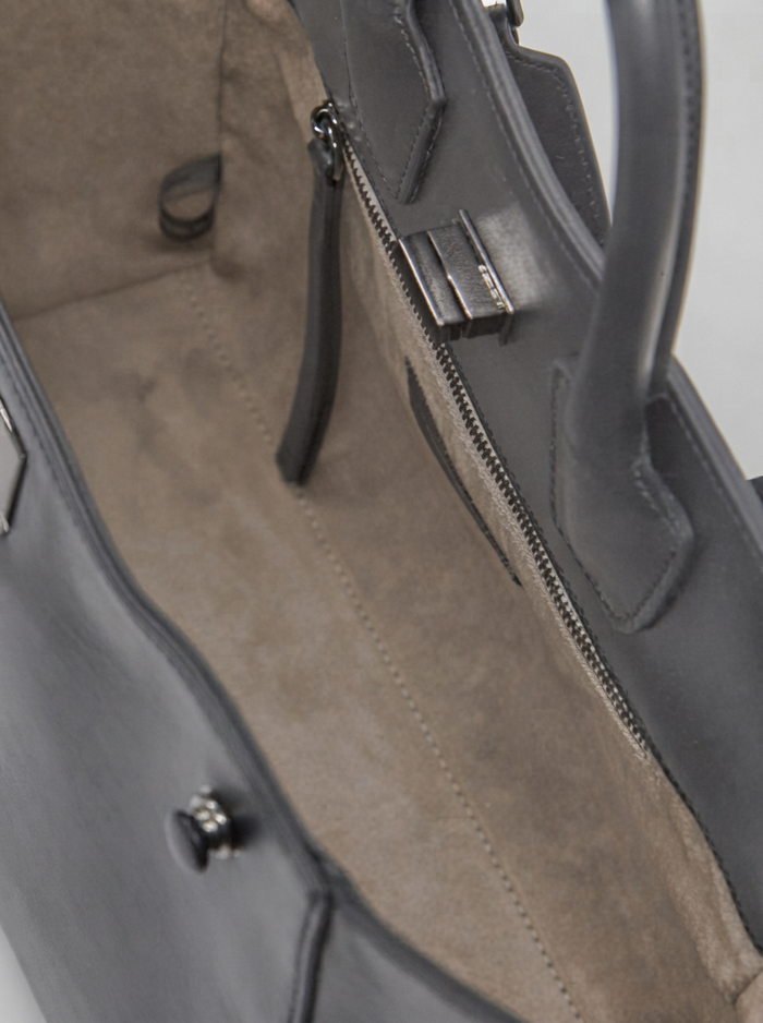 LARGE ICONIC LEATHER SHOULDER BAG
