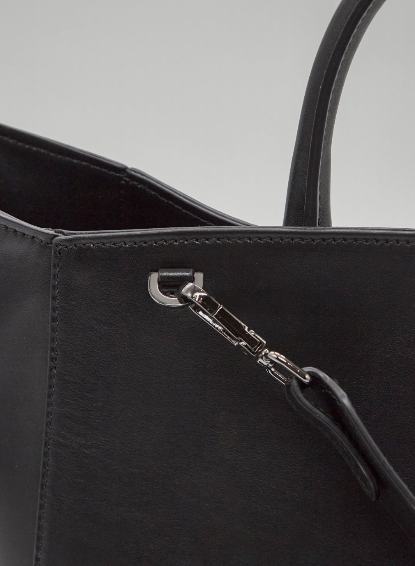 BORSA ICONICA GRANDE A TRACOLLA IN PELLE