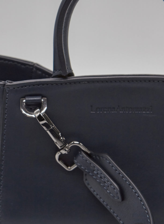 MEDIUM ICONIC LEATHER SHOULDER BAG