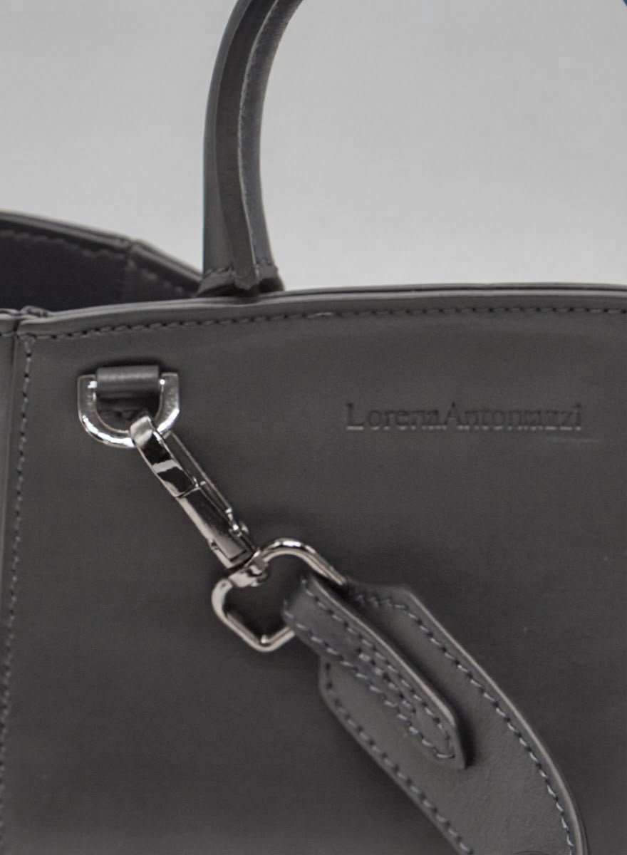 MEDIUM ICONIC LEATHER SHOULDER BAG