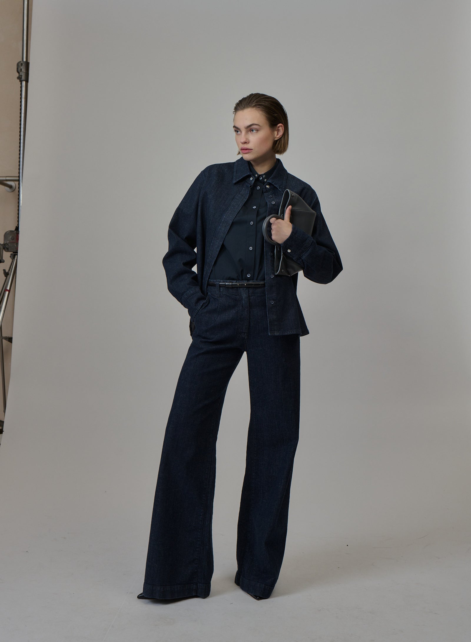 JEANS A VITA ALTA CON GAMBA LARGA