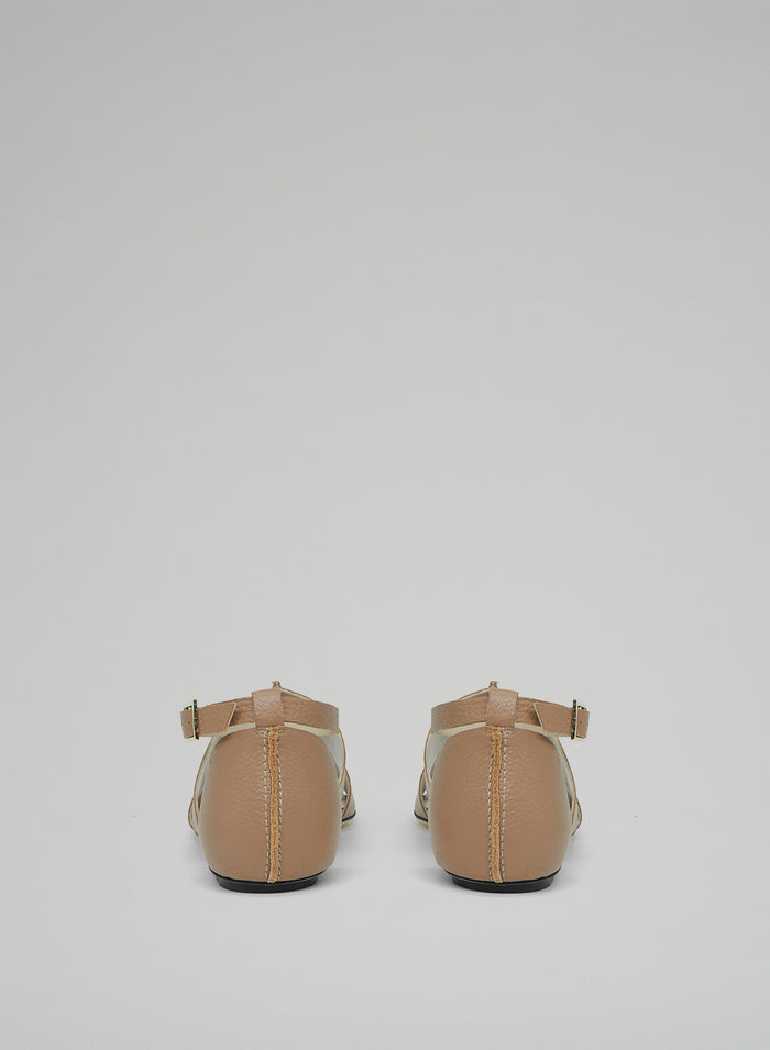 FLAT LEATHER SANDALS WITH ANKLE STRAP