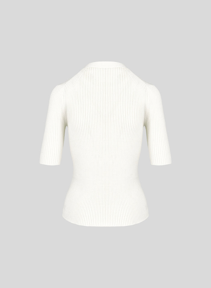 T-SHIRT IN MAGLIA DI MISTO VISCOSA CON INTARSIO A STELLA IN TRASPARENZA