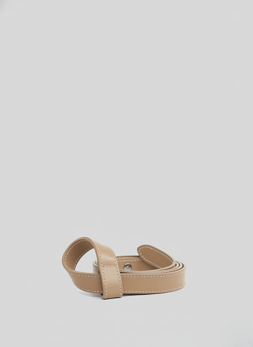 LEATHER BELT WITH RING CLOSURE