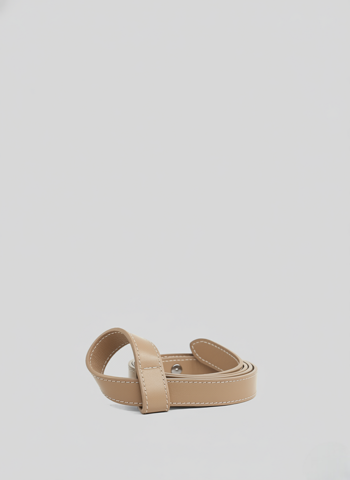 LEATHER BELT WITH RING CLOSURE