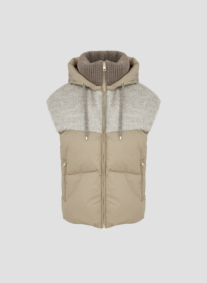 SLEEVELESS PUFFER JACKET WITH TEDDY INSERT