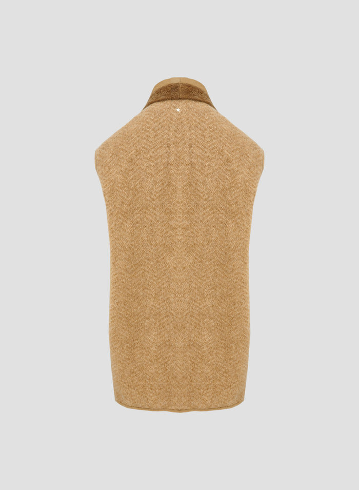 GILET IN MONTONE E MAGLIA IN RESCA JACQUARD