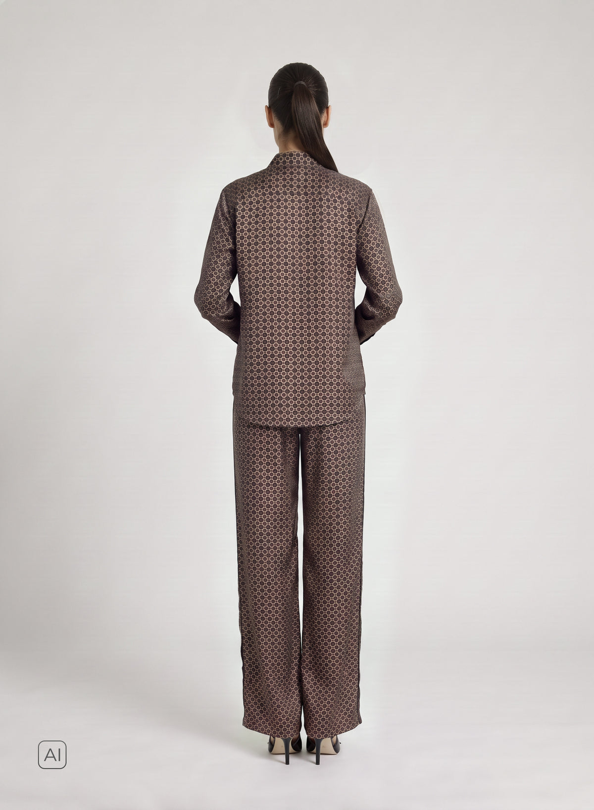 PANTALONI CON COULISSE IN SETA CON STAMPA CRAVATTA GEOMETRICA