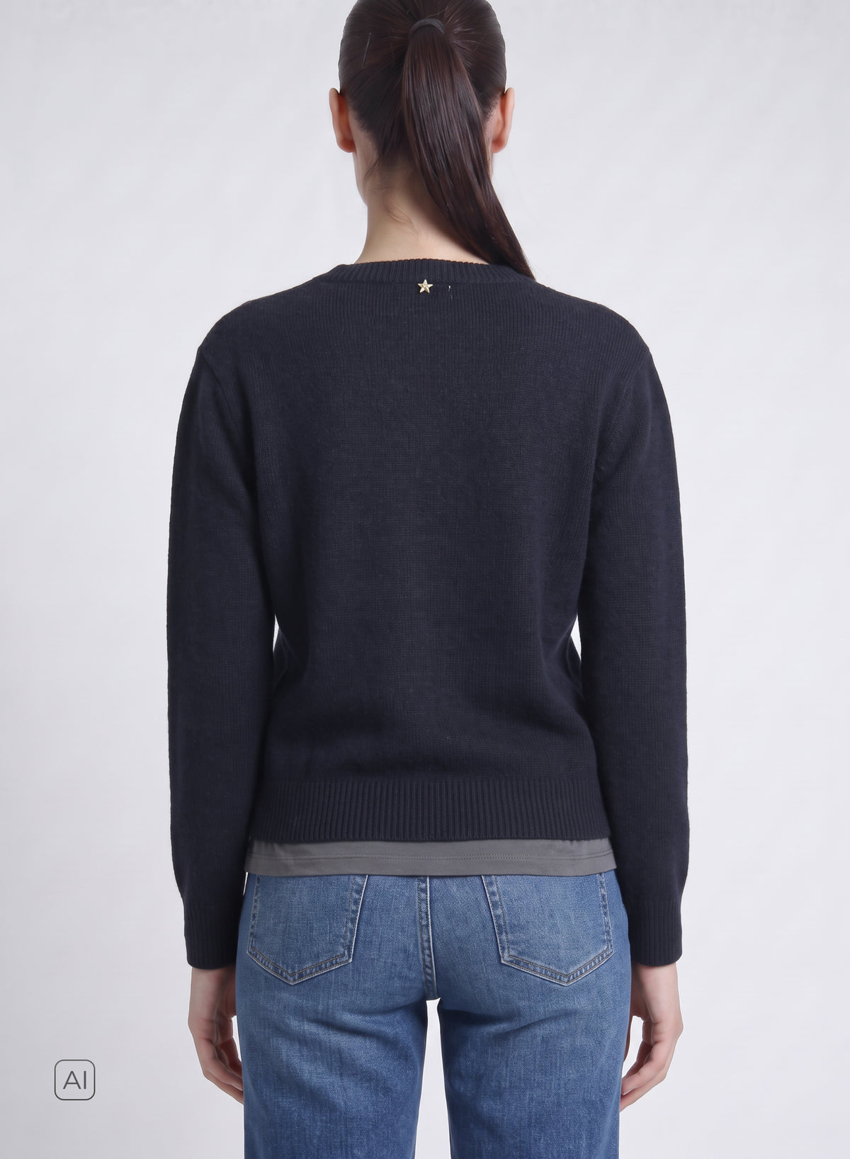 MAGLIA CON SCOLLO A V IN MISTO LANA E CASHMERE A STRATI
