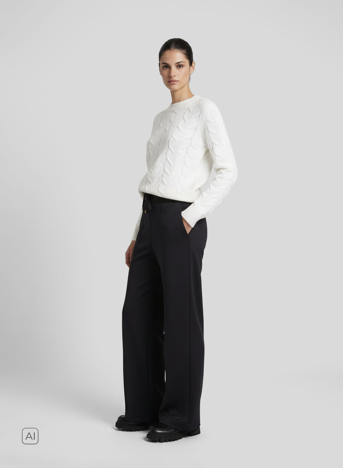 MAGLIA IN CASHMERE E LANA CON TRECCIA ICONICA PIATTA