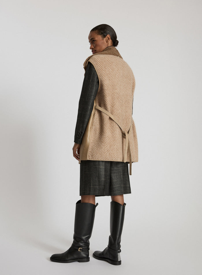 GILET IN MONTONE E MAGLIA IN RESCA JACQUARD