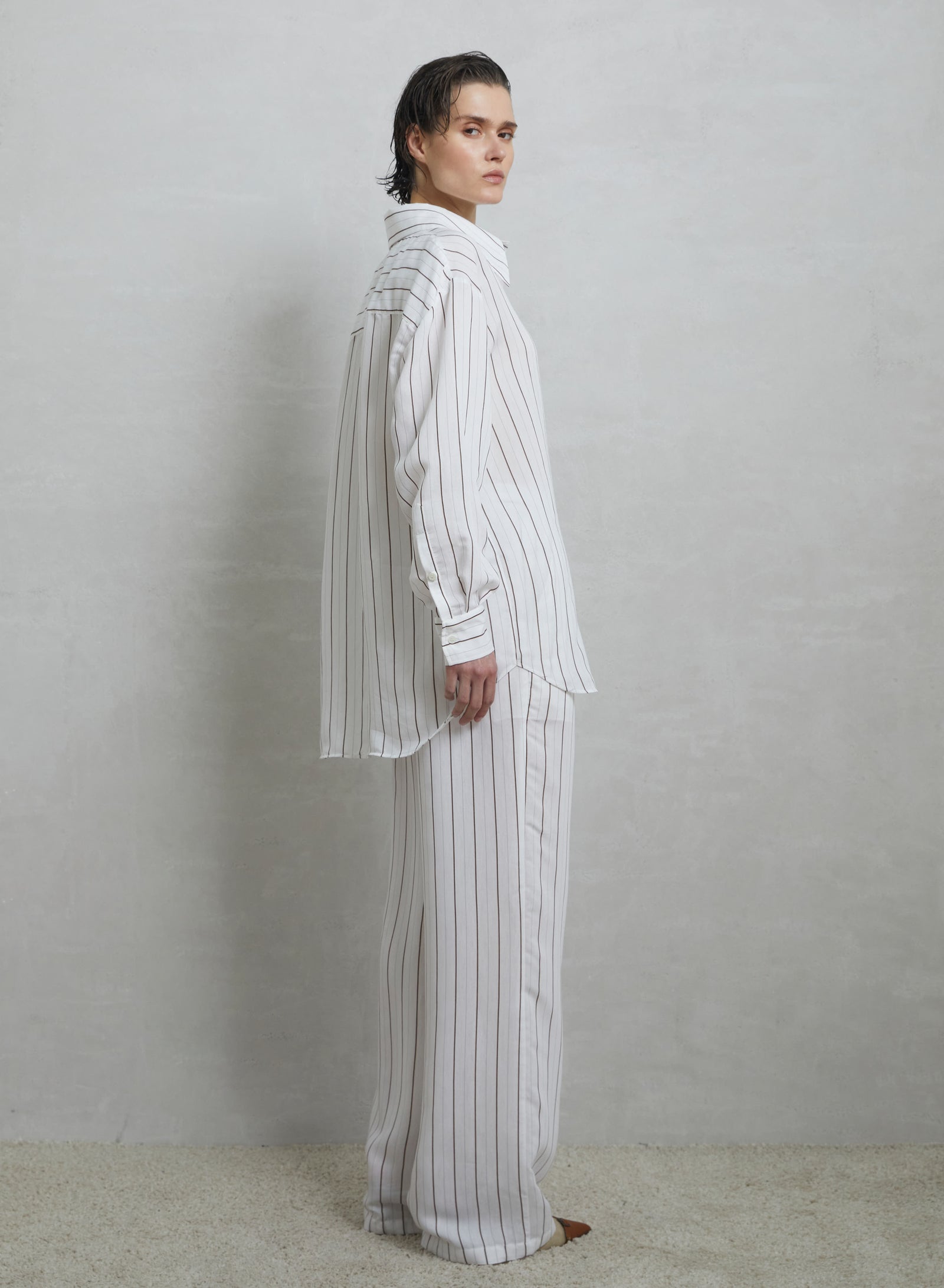 PANTALONI A GAMBA LARGA A RIGHE IN MISTO VISCOSA E SETA