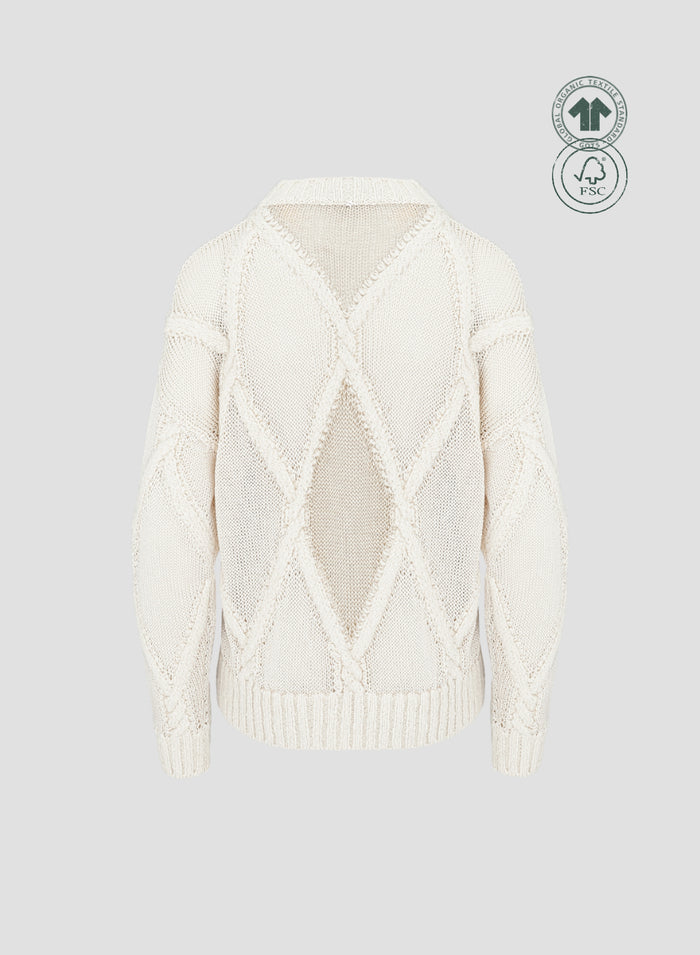 CABLE KNIT CREW-NECK SWEATER WITH DIAMOND PATTERN