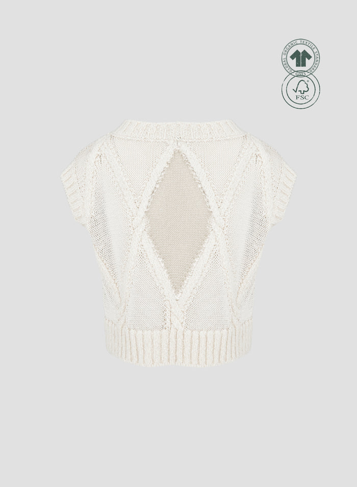 CABLE KNIT VEST WITH DIAMOND PATTERN