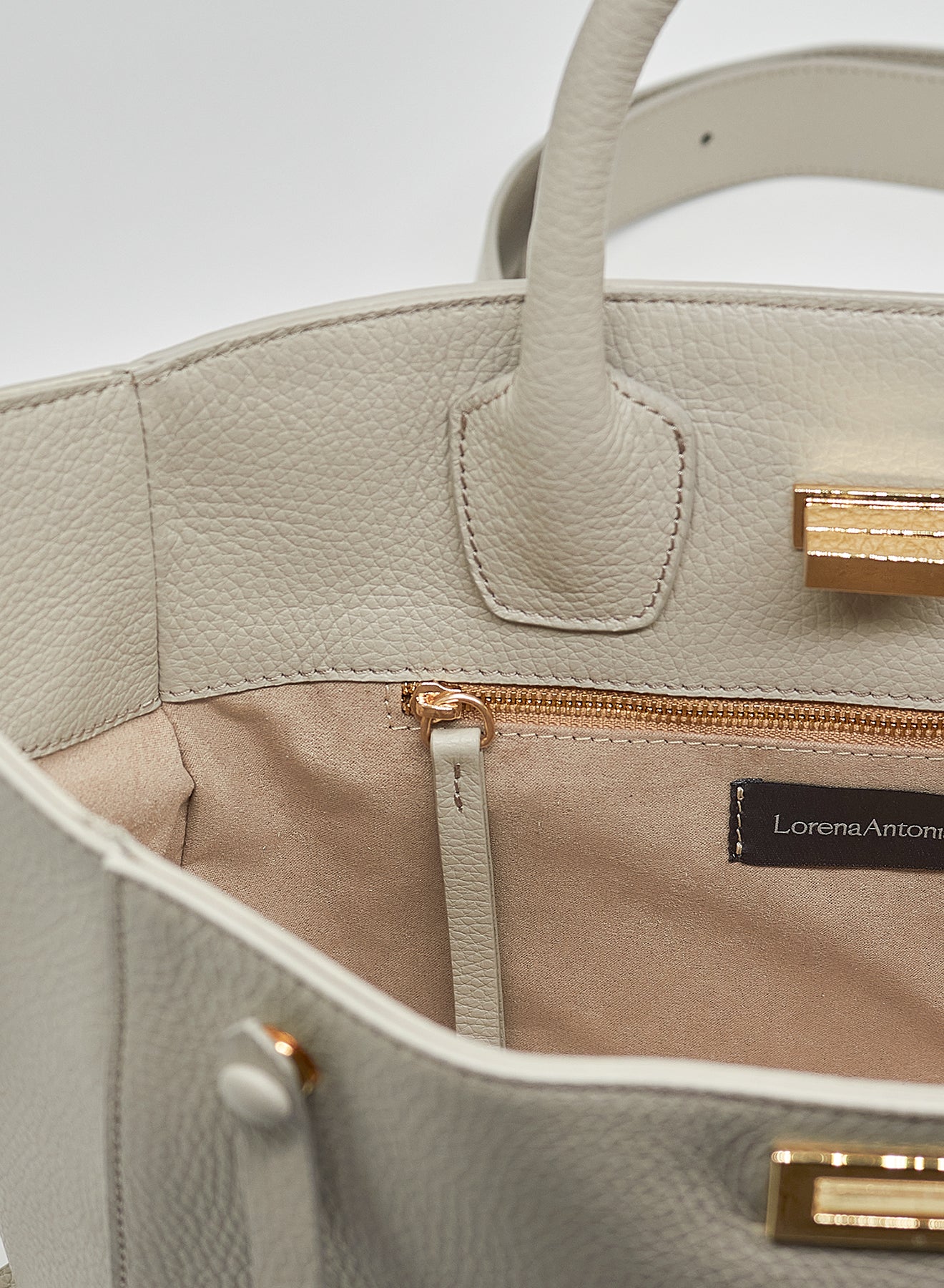 BORSA A TRACOLLA IN PELLE