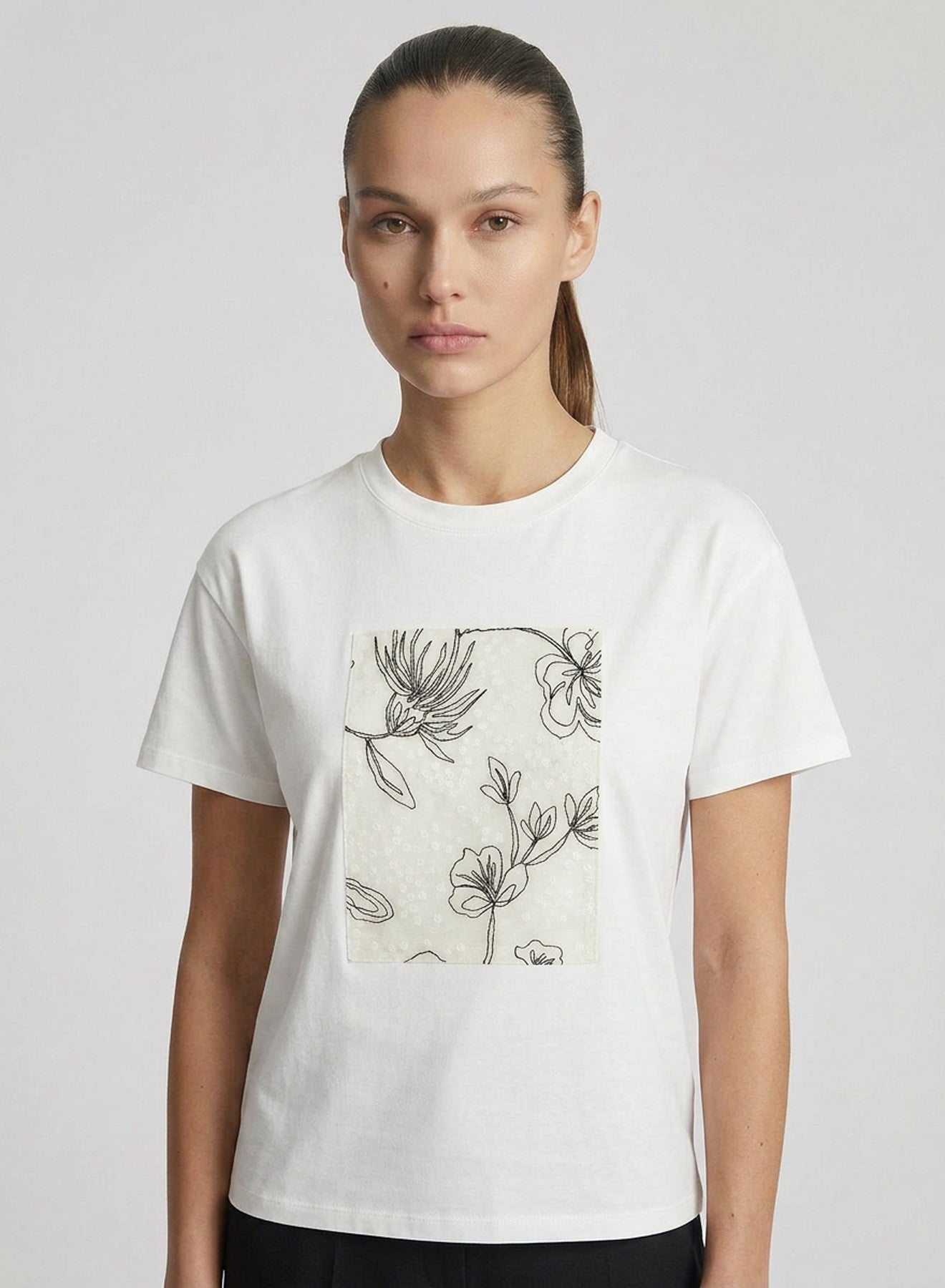 COTTON T-SHIRT WITH SEQUINS EMBROIDERY