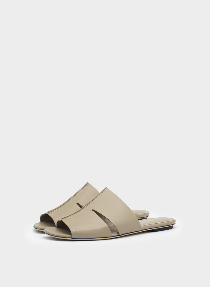 LEATHER SANDAL