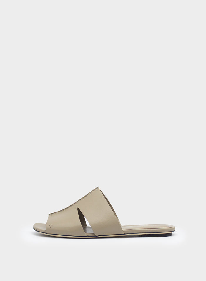 LEATHER SANDAL